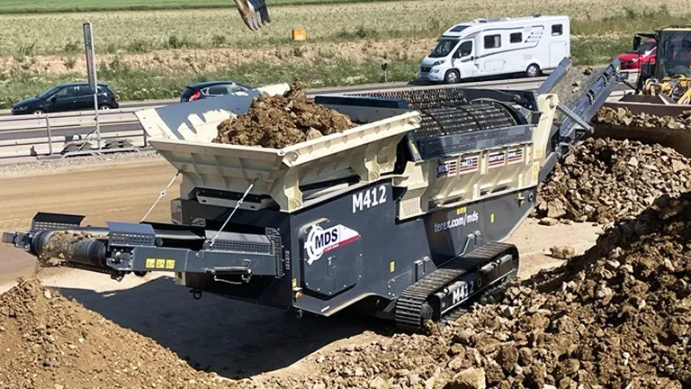 大塊篩用自走式トロンメル M412のイメージ画像